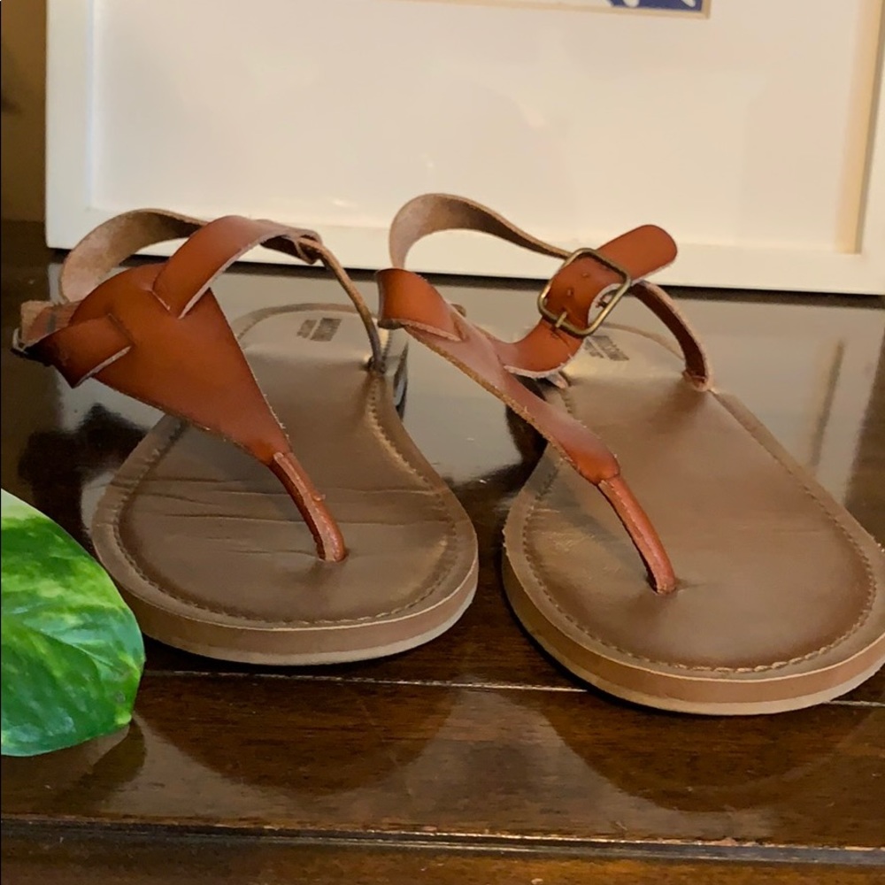 Brown faux leather thong sandal
